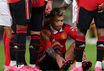 Sau Lisandro, Ten Hag tiếp tục đau đầu với hung tin từ MU