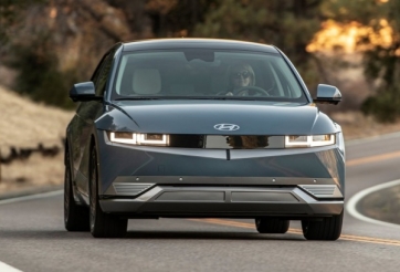 Đối thủ của VinFast VF8 bị điều tra vì sập nguồn khi đang chạy