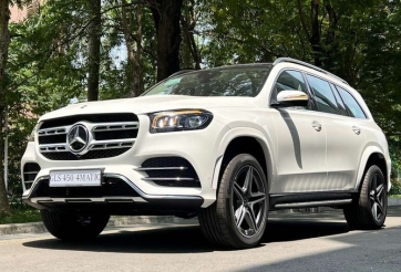Tranh cãi về cách xử lý của chủ showroom khi biết chiếc Mercedes-Benz đang rao bán từng tai nạn