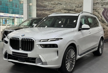SUV hạng sang cỡ lớn BMW X7 giảm giá 'sập sàn' đến cả tỷ đồng