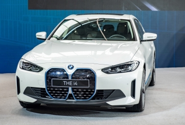 BMW i4 chạy điện ra mắt thị trường Việt: Giá hơn 3,7 tỷ đồng, tầm vận hành khủng gần 600 km/sạc