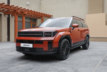 Hyundai Santa Fe thế hệ mới chính thức mở bán, giá quy đổi từ 636 triệu đồng