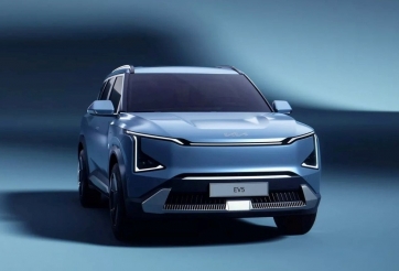 Đối thủ VinFast VF7 trình làng, giá quy đổi chưa đến 600 triệu đồng