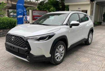 Toyota Corolla Cross bản tiêu chuẩn bất ngờ tăng nhẹ giá bán, 'dọn đường' đón Yaris Cross