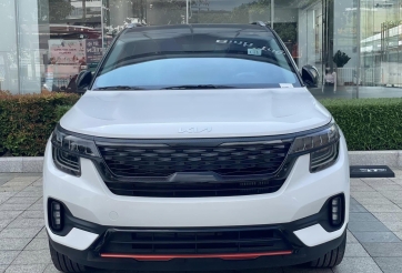 Lộ diện ảnh thực tế Kia Seltos X-Line tại đại lý, giá gần bằng Mazda CX-5 tiêu chuẩn