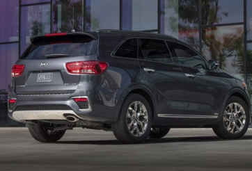 Đối thủ của Ford Everest 'lĩnh án' triệu hồi do lỗi camera lùi