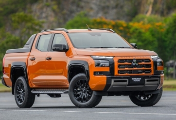 Bán tải đối thủ của Ford Ranger sắp có phiên bản hybrid sạc điện