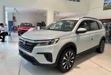 Loạt xe MPV chạy đua giảm giá ngay đầu tháng 11