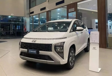 MPV 7 chỗ của Hyundai giảm giá 'kịch sàn', bản tiêu chuẩn rẻ hơn cả Accent số sàn