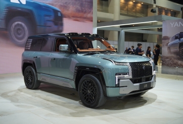 Chiêm ngưỡng YangWang U8 - SUV điện mạnh hơn 1.000 mã lực cùng khả năng 'bơi' dưới nước trong 30 phút