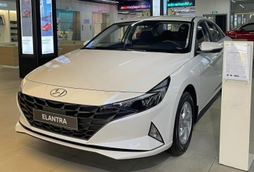 Xả hàng tồn, đối thủ của Mazda 3 giảm giá thấp chưa từng thấy