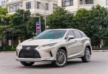 Ngỡ ngàng giá chào bán của Lexus RX 300 'lướt' mới lăn bánh 10.000 km