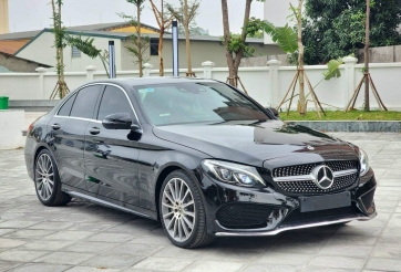Bất ngờ giá bán lại của Mercedes-Benz C 300 AMG cũ sau 7 năm lăn bánh