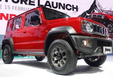 Suzuki Jimny 5 cửa bán 'đắt như tôm tươi' tại thị trường xe lớn nhất Đông Nam Á