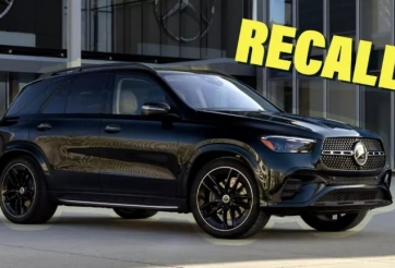 Mercedes thu hồi hơn 100.000 chiếc SUV do nguy cơ chết máy, gãy bàn đạp