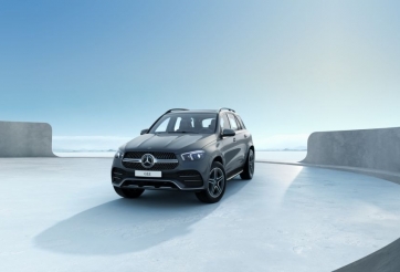 Mercedes-Benz Việt Nam giảm giá 'sập sàn' cho hàng loạt mẫu xe, cao nhất tới hơn 700 triệu đồng