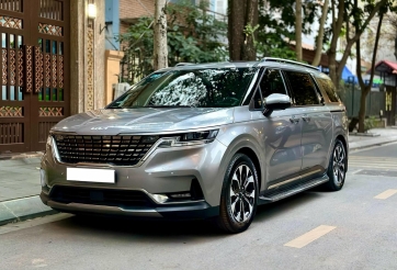 Sử dụng 3 năm, xe gia đình Kia Carnival cũ được chủ nhân bán lại với giá khó tin