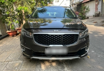 Xe gia đình cỡ lớn Kia Sedona cũ rớt giá ngỡ ngàng sau 8 năm lăn bánh