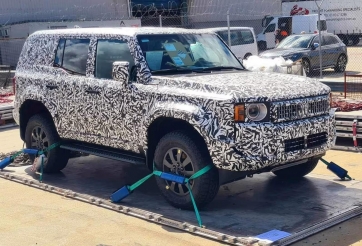 Lộ diện Toyota Land Cruiser Prado phiên bản 'lạ', sẽ sử dụng động cơ mới ít ai ngờ tới?