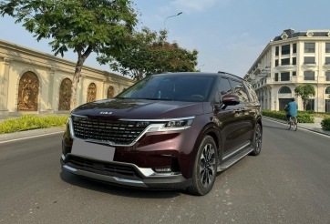 Xe gia đình Kia Carnival cũ lăn bánh 3 năm được bán lại với giá rẻ không ngờ