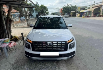 Hyundai Venue 2023 đầu tiên lên sàn xe cũ với mức giá khó tin