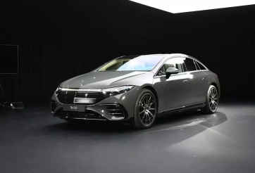 Mercedes-Benz EQS 2025 ra mắt: Thiết kế giống xe xăng, tăng tầm vận hành thêm 82 km