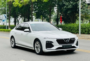 Bất ngờ giá bán lại của VinFast Lux A2.0 chạy lướt sau 5 năm lăn bánh