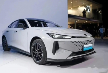 Sedan ngang cỡ Honda Civic ra mắt thế hệ mới: 'Ăn xăng' chỉ 1,59 lít/100 km, giá quy đổi từ hơn 400 triệu đồng