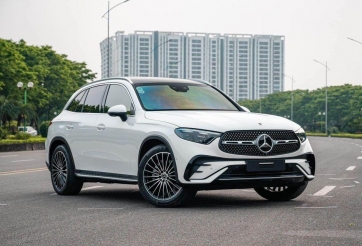 Ngỡ ngàng giá chào bán của Mercedes GLC 300 'siêu lướt' lăn bánh vỏn vẹn 4.500 km