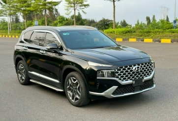 Lăn bánh 2 năm, Hyundai Santa Fe chạy lướt bán lại với giá ngỡ ngàng
