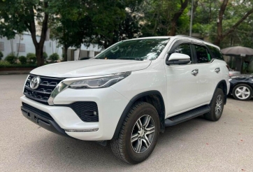 Sau 3 năm sử dụng, Toyota Fortuner 2021 lên sàn xe cũ với giá ngỡ ngàng
