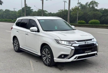 Sau 2 năm lăn bánh, Mitsubishi Outlander 2022 rao bán lại với giá khó tin