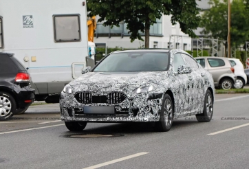 BMW 2-Series Gran Coupe 2025 lộ diện với thiết kế lưới tản nhiệt tương tự 1-Series mới