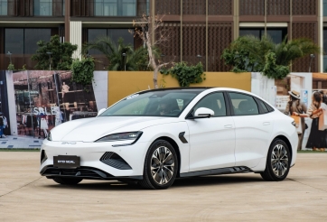 BYD Seal - sedan điện ngang cỡ Toyota Camry chốt giá từ 1,1 tỷ đồng tại Việt Nam