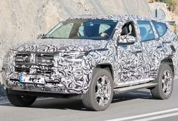 Mitsubishi Pajero Sport 2026 lần đầu lộ diện trên đường chạy thử, dự kiến ra mắt vào năm sau
