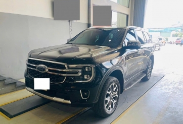 Xe lướt Ford Everest 2023 bản Titanium bán lại với giá bao nhiêu sau 1 năm lăn bánh?
