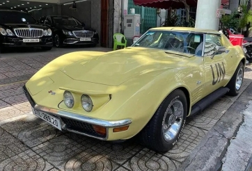 Chiêm ngưỡng Chevrolet Corvette C3 Stingray 'mắt lé' của 'vua cà phê' Đặng Lê Nguyên Vũ