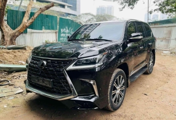Lăn bánh 6 năm, Lexus LX 570 Super Sport 2019 lên sàn xe cũ với giá khó tin