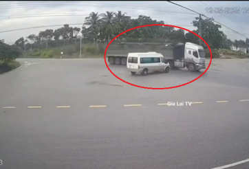 Xe khách đâm ngang hông xe tải tại Gia Lai: Bài học đắt giá về sự chủ quan khi qua ngã tư