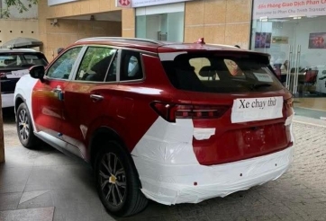 Bắt gặp Ford Territory 2025 chạy thử trên đường phố Hà Nội, để lộ đèn pha và bộ mâm mới