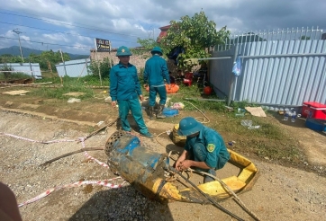 Vụ người đi xe máy rơi xuống 'hố tử thần' ở Bắc Kạn: Nghiên cứu phương án khác để tìm kiếm nạn nhân