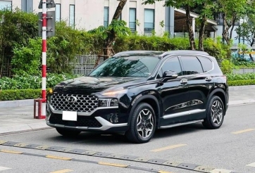 Hyundai Santa Fe máy dầu đời cũ đặc biệt hút khách, giá bán cao hơn cả xe mới