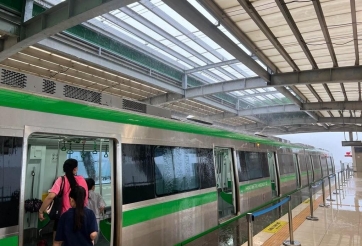 Tuyến metro Cát Linh - Hà Đông liên tục xảy ra sự cố: Mái nhà ga hư hỏng, nước chảy trong toa tàu