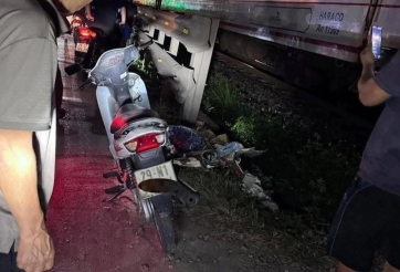 Băng qua đường ray, người đàn ông bị tàu hỏa tông tử vong: Cái giá cho sự chủ quan