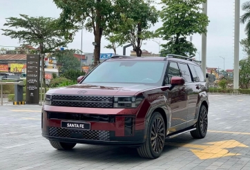 Đại lý xả hàng tồn, giá Hyundai Santa Fe 'đập hộp' còn thấp hơn cả xe cũ