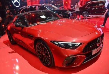 Chiêm ngưỡng Mercedes-AMG SL 63 S E Performance tại Việt Nam: Chỉ có 2 xe, giá 12,29 tỷ đồng