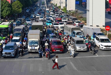 Người dùng ô tô, xe máy chạy xăng, dầu tại Hà Nội có thể sắp đối mặt với phí sở hữu cao hơn