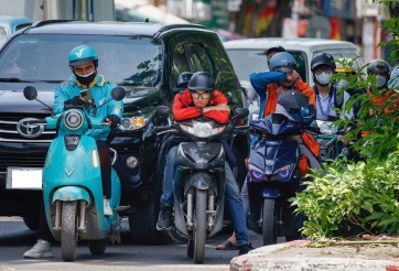 Hà Nội sẽ chuẩn hóa trạm sạc, mở rộng phương tiện công cộng trước khi cấm xe máy xăng