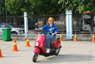 Người dùng Việt cần lưu ý gì khi đổi từ xe máy xăng sang xe máy điện?