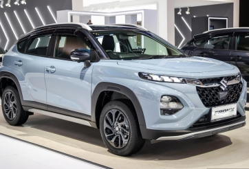 Chiêm ngưỡng Suzuki Fronx trước khi về Việt Nam: Có bản hybrid, giá quy đổi từ 415 triệu đồng
